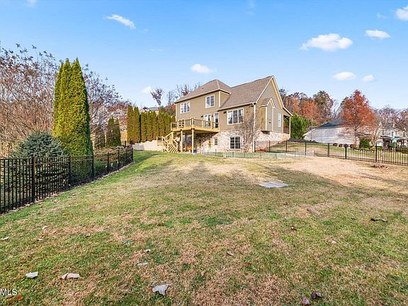 3rd image of 10222 Autumn Valley Ln