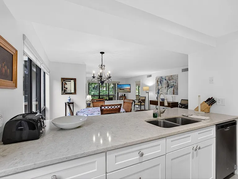 611 Brackenwood Cv — Photo 11