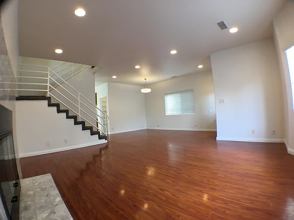 4th image of 21426 Velicata St