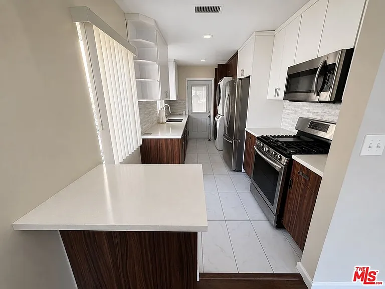 470 W California Ave #A — Photo 4