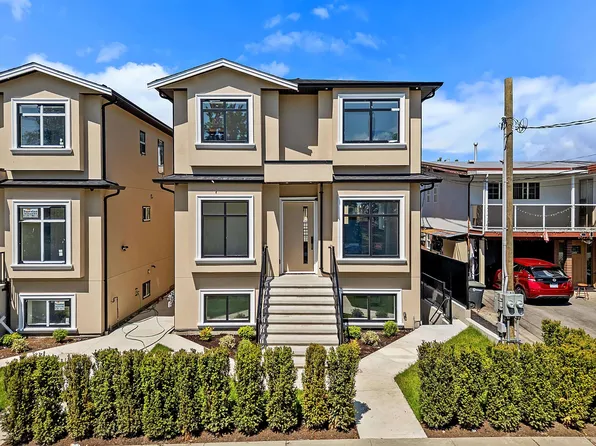 6885 Aubrey St #2, Burnaby, BC V5B 2E4