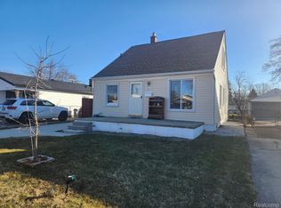 25650 Fern St, Roseville, MI 48066