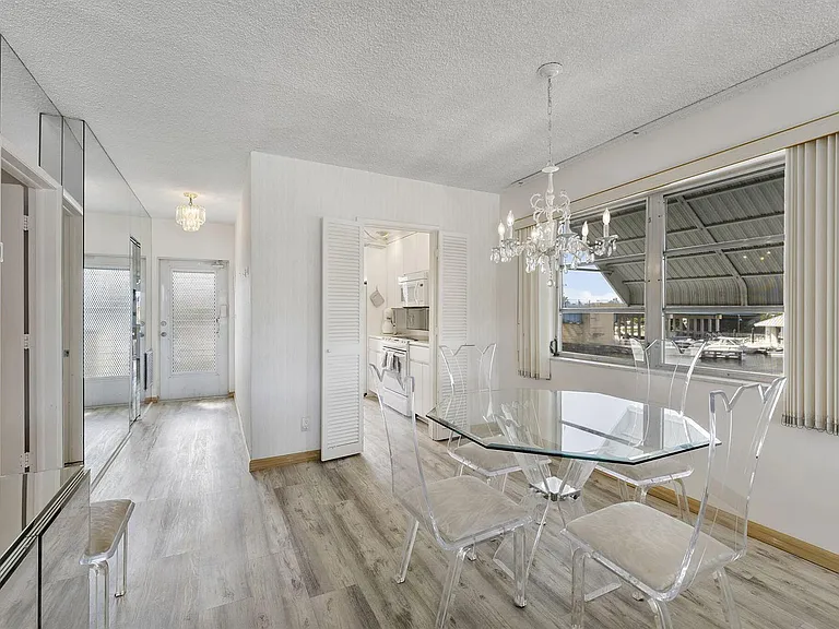 101 NE 19th Ave #228 — Photo 9