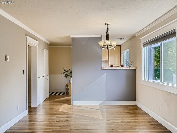 4th image of 9333 N Lombard St APT 17