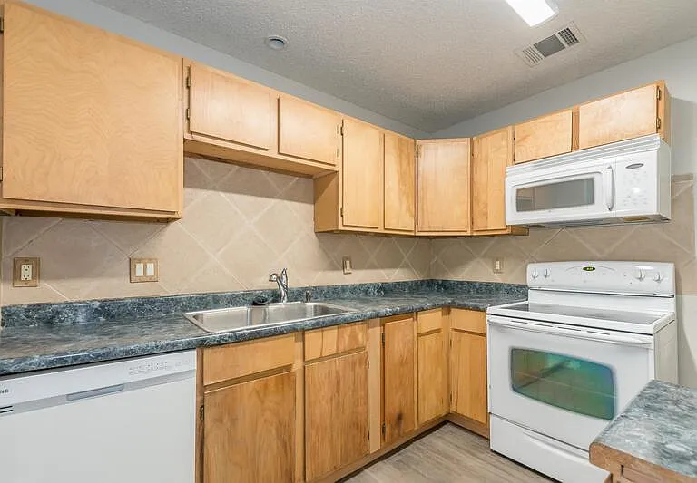 3518 Stoney Bluff St — Photo 9