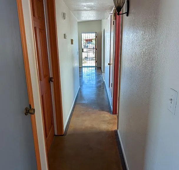 1344 W Delaware St — Photo 28
