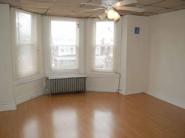 4610 Benner St #2F — Photo 3