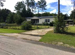 201 Sunset Dr, Wewahitchka, FL 32465