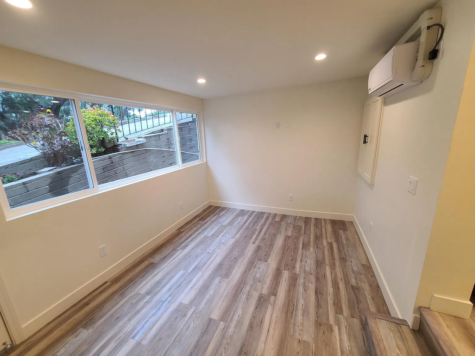 Studio, 426 sqft, $1,825 — Photo 4