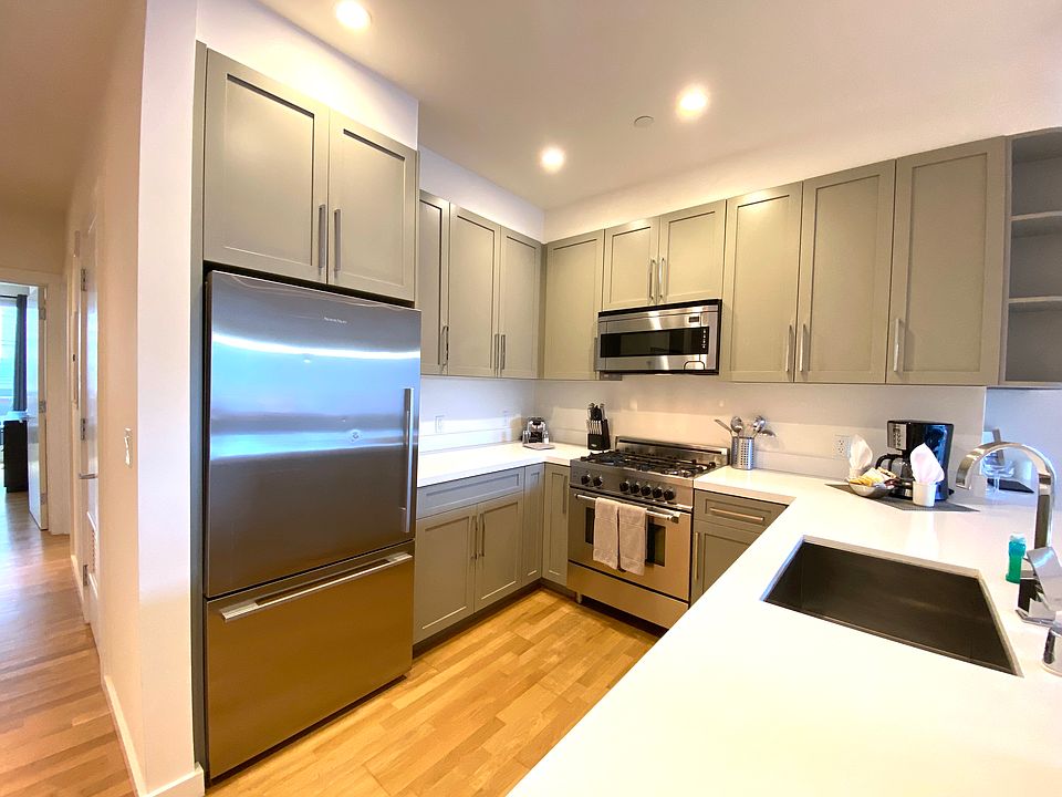 1st image of 5 Hallam St #2