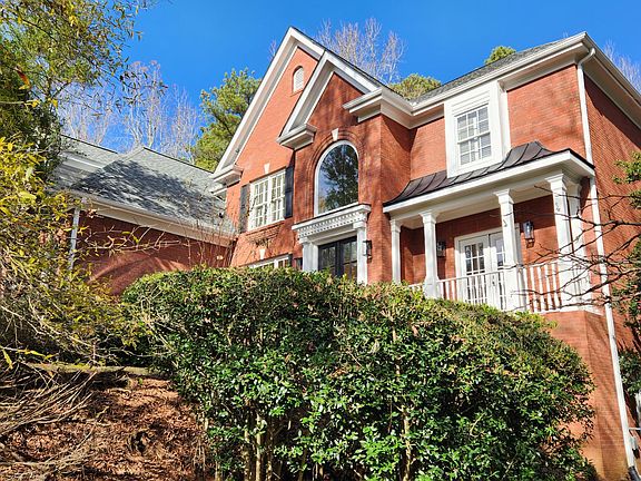 2nd image of 400 The Hermitage Dr