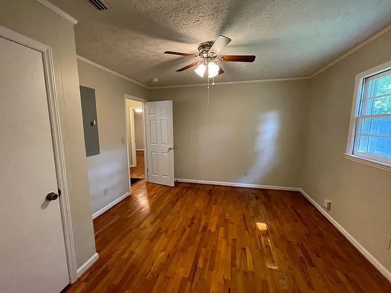 318 Garden Ave SE — Photo 17
