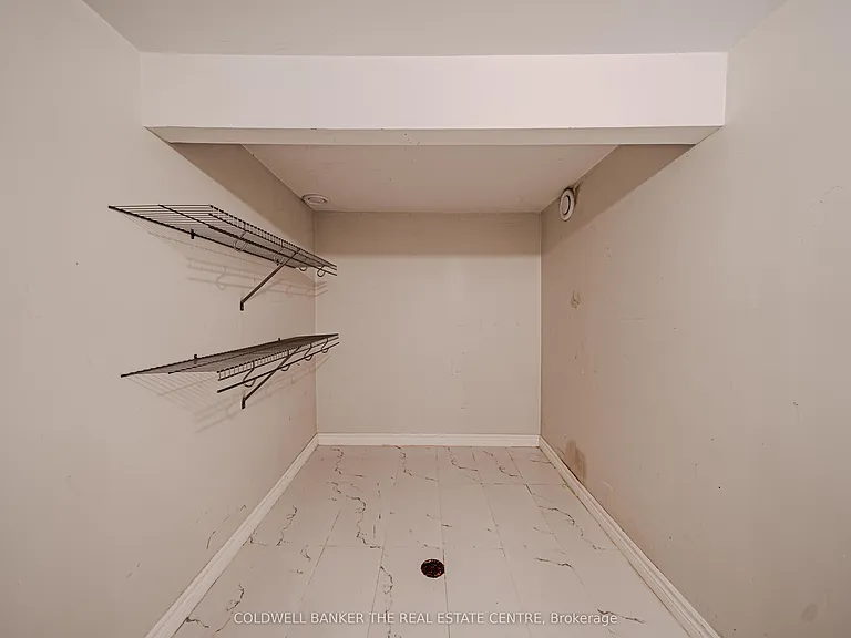 15 Military Ct — Photo 13