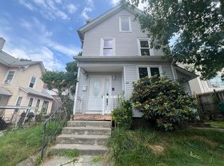 9 Barclay St, Lowell, MA 01851