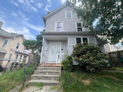 9 Barclay St, Lowell, MA, 01851