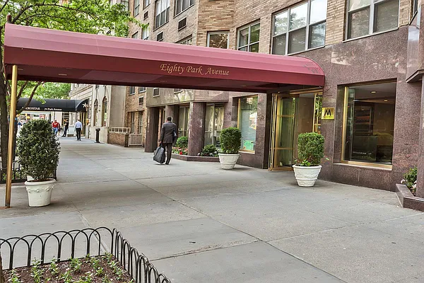 Rented by Compass | media 30