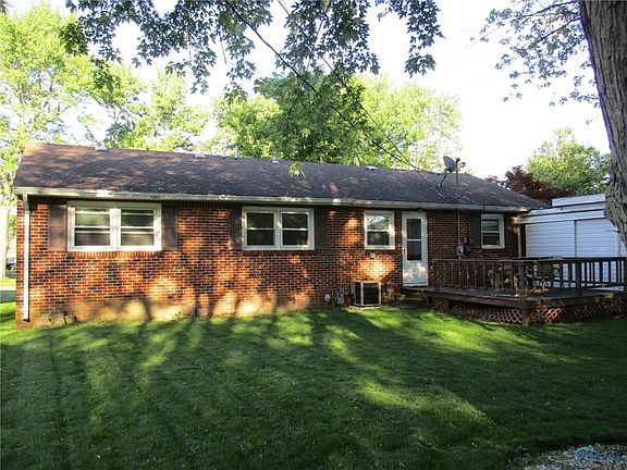 4th image of 1025 Sheffield Ave