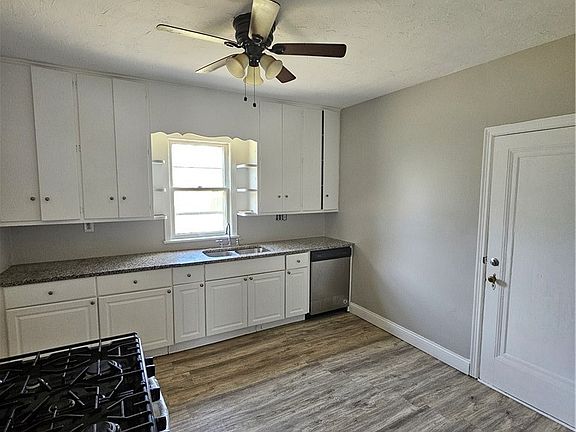 4th image of 3724 Chelton Rd
