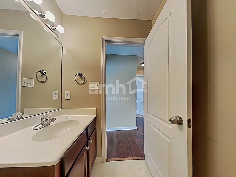 5006 Horsestall Dr — Photo 15