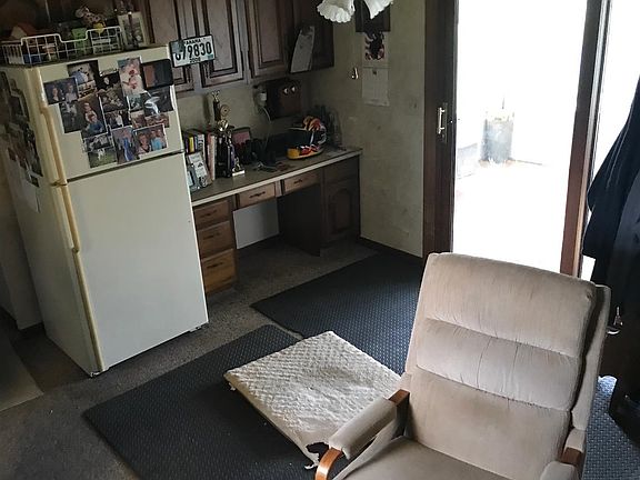 4th image of 5038 N Muncie Pike