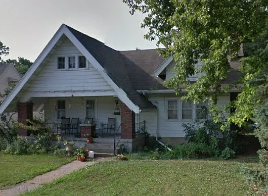 300 Sandhurst Dr photo 1
