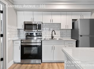 915 Campbell Ave #101, Windsor, ON N9B2J4