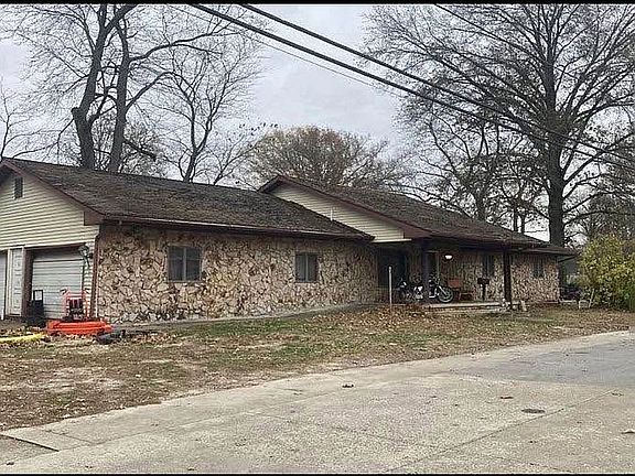 Covered front porch 