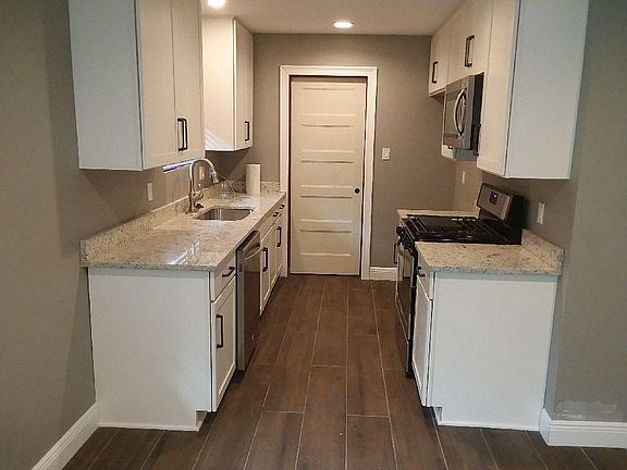 5th image of 74 Fleetwood Dr