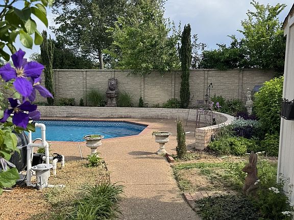 4th image of 6819 Briarfield Ln