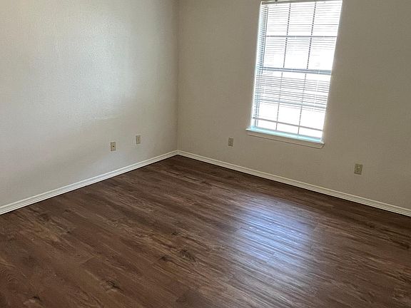2nd image of 725 Sonesta Ct #2