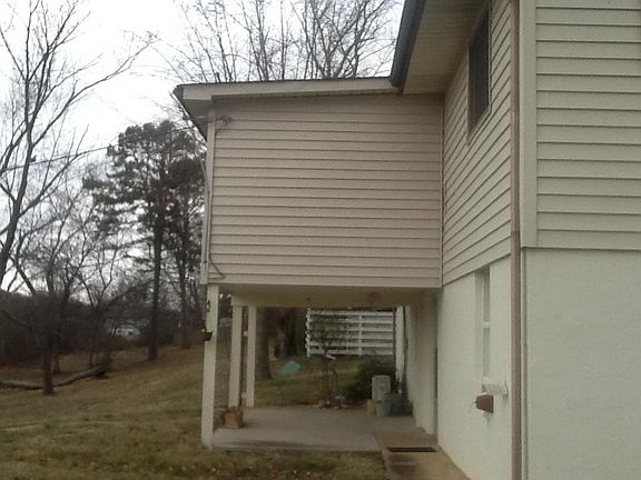 4th image of 2004 NW Radiance Dr
