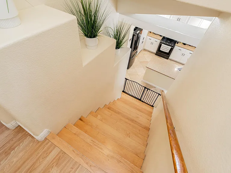 8708 Raindrop Canyon Ave — Photo 9