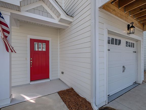 3rd image of 447 Grand Oaks Rd