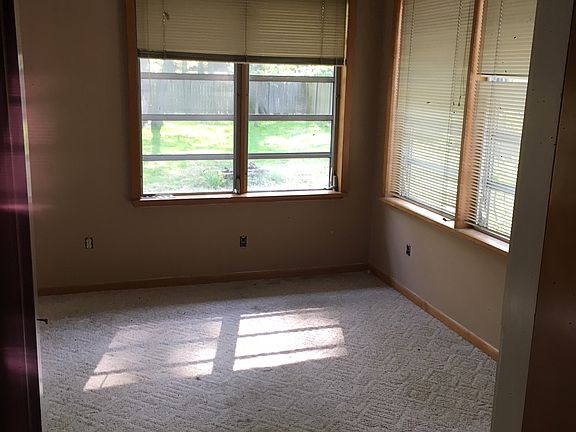 5th image of 1100 Garford Ave