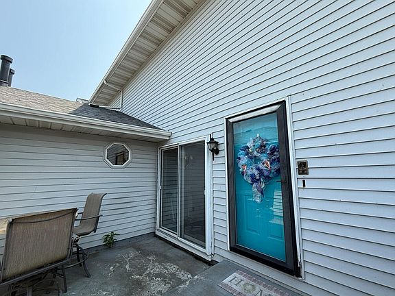 2nd image of 2575 Brookwood Dr