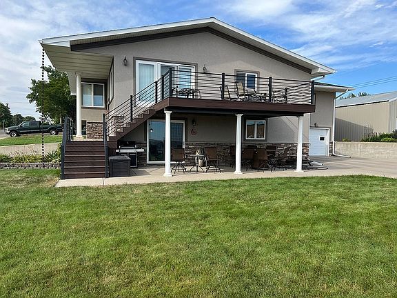 2nd image of 710 10th Ave W