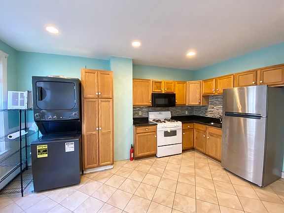 4th image of 1568 Tremont St