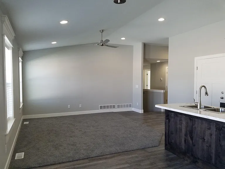 3287 E Kathaway Ln — Photo 11