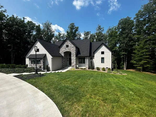 651 Edward Dr, Daniels, WV 25832