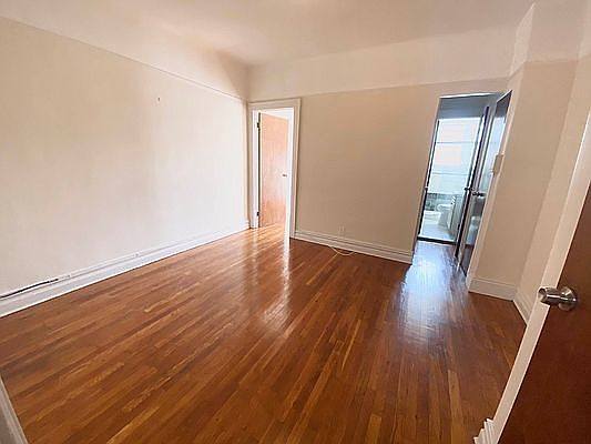 1st image of 4404 30th Ave #2R