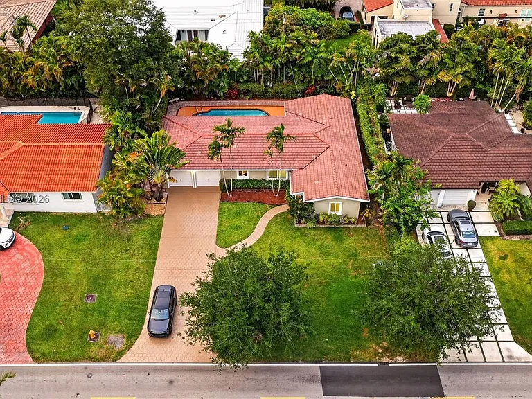1435 Blue Rd — Photo 31