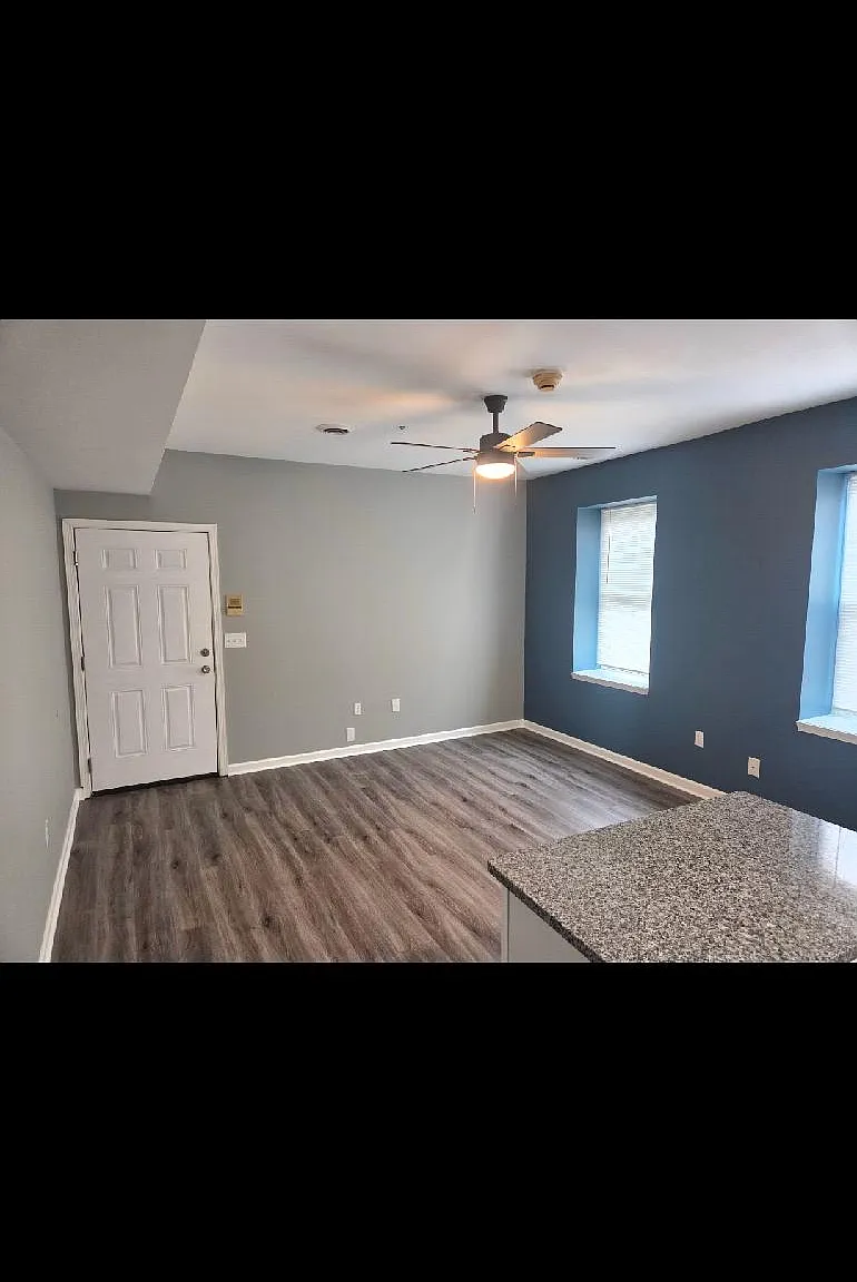 2 bed, 600 sqft, $1,400 — Photo 4