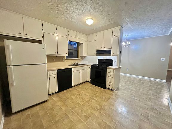3rd image of 2524 Brocklin Dr