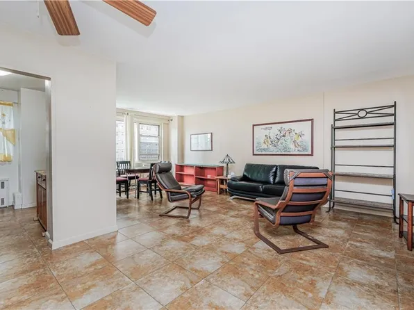 2928 West 5th Street image 4 of 20