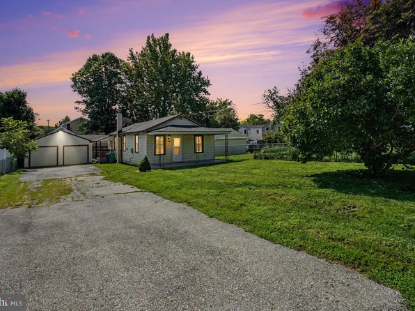 935 Hillside Ave, Upper Chichester, PA 19061