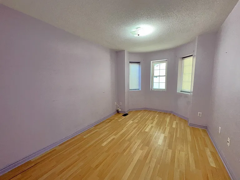 22 McDonald St — Photo 10