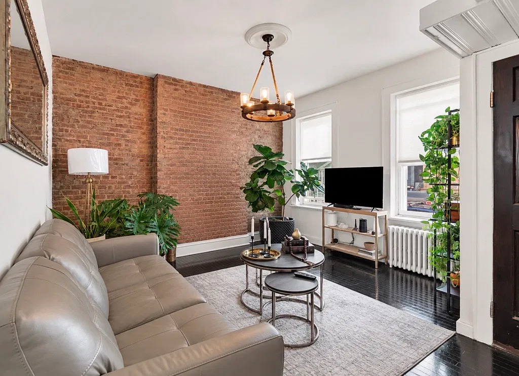 2 bed, 1200 sqft, $2,299 — Photo 1