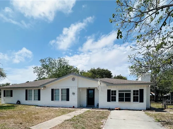 912 S 7th St, Aransas Pass, TX 78336