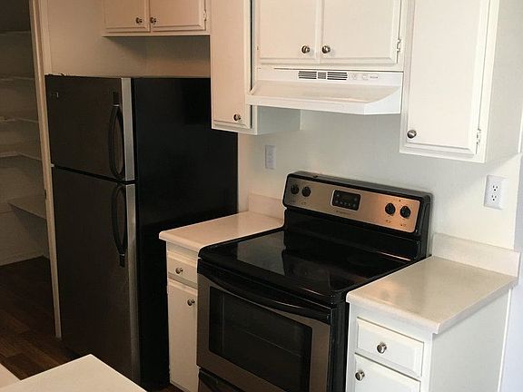 5th image of 5807 Laurel Canyon Blvd #7015030