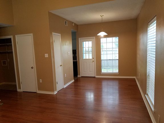 3rd image of 502 Cedarwood Dr